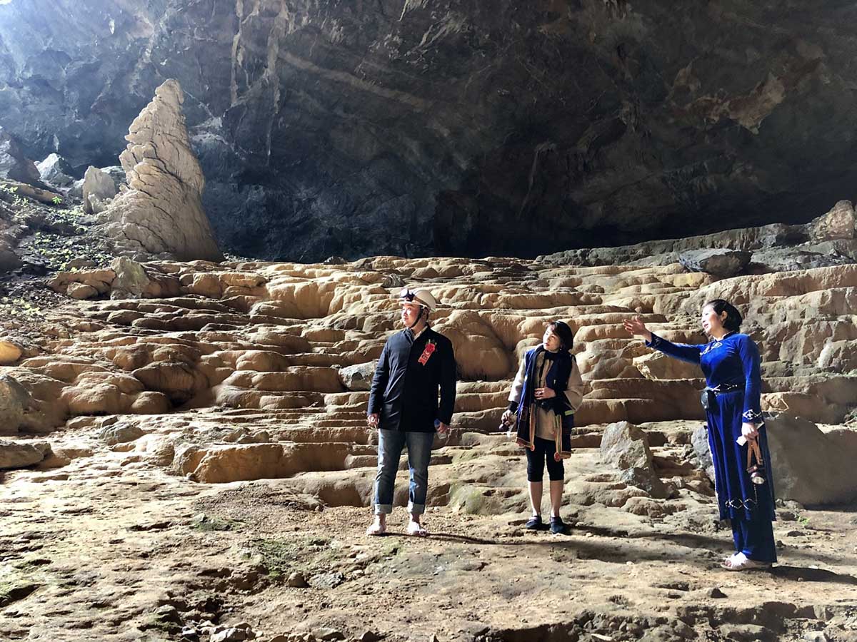 Nguom Ngao Cave vietnam